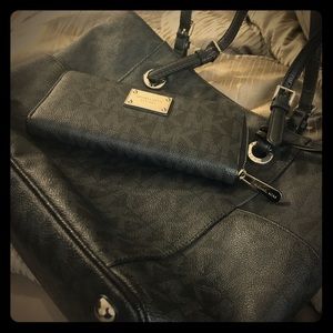 Michael kors purse and wallet